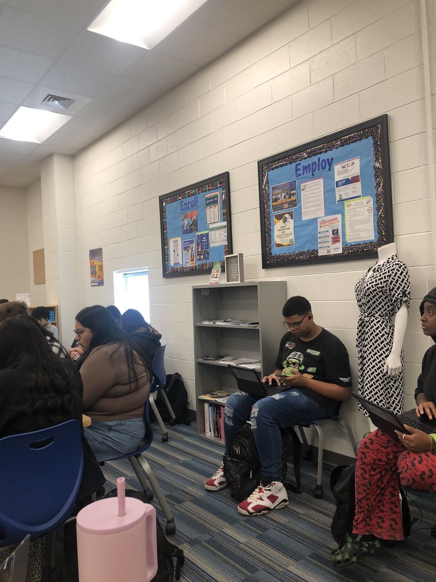 GMHS Career Services (@gmhscareerserv) on Twitter photo Thank you <a href="/waketechcc/">Wake Tech</a> and Mr Fabre for helping our seniors with their applications today! We cannot thank you enough for your continue support <a href="/Garner_HS/">Garner High School</a> <a href="/gmhsStudentSvcs/">Garner Magnet HS - Student Services</a> <a href="/GMHSclassof2024/">GMHS Class of 2024</a> Thank you <a href="/waketechcc/">Wake Tech</a> and Mr Fabre for helping our seniors with their applications today! We cannot thank you enough for your continue support <a href="/Garner_HS/">Garner High School</a> <a href="/gmhsStudentSvcs/">Garner Magnet HS - Student Services</a> <a href="/GMHSclassof2024/">GMHS Class of 2024</a>