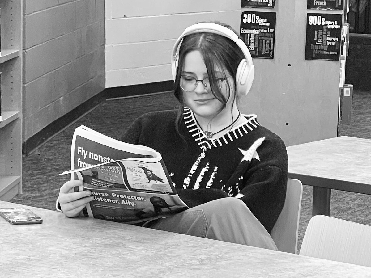 Some old school newspaper reading in Current Events. And big thanks to the Illinois Times for the papers!! #currentevents #illinoistimes <a href="/RocketsCUSD3a/">Rochester Rockets</a> <a href="/RochesterHS_3A/">Rochester HS</a>