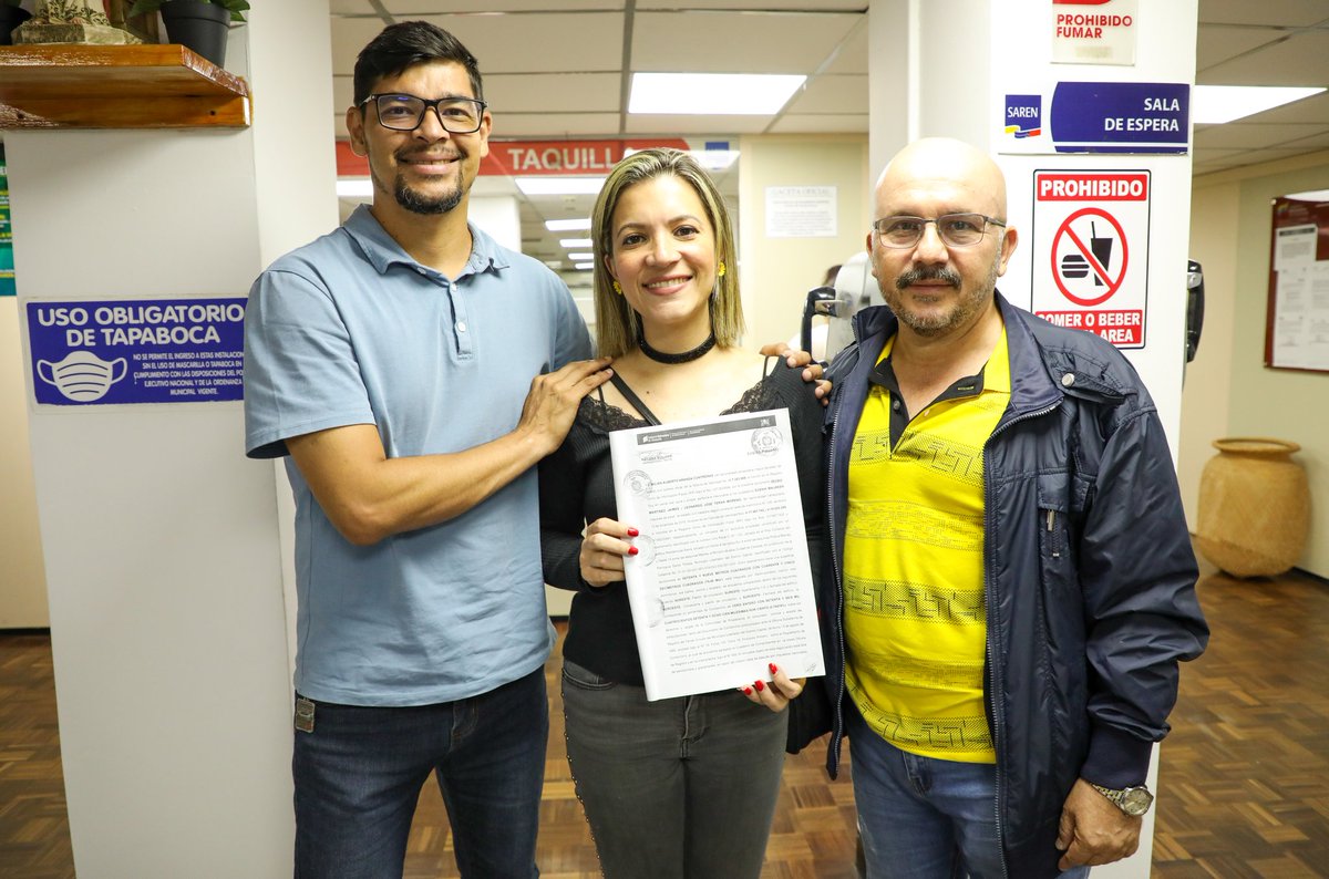 Banavihaldia's tweet photo. #BanavihInforma🗣️||Abocados a seguir garantizando la mayor suma de felicidad al pueblo venezolano, se realizó la #FirmadeAdquisicióndeViviendaporMercado ante el Registro Público, 3er Circuito del Mcpio. Libertador de una nueva familia que adquiere su vivienda digna. https://t.co/2HW5G0Gioe