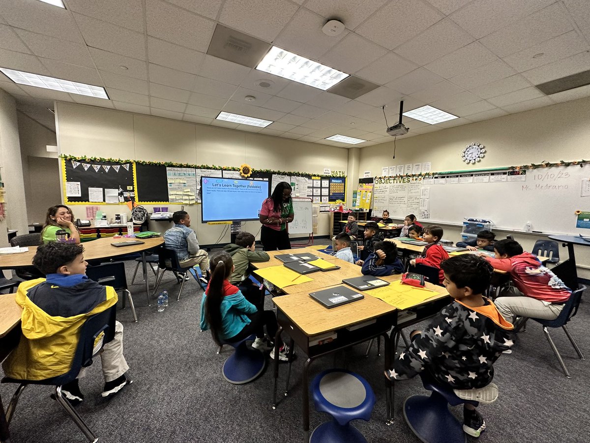 Best_Bulldogs's tweet photo. Alpha Kappa Alpha Sorority members sharing the love for reading at Best Elementary! 📚 Inspiring young minds with each story. Big thanks for visiting! Our students truly appreciated your presence! #WeAreAlief https://t.co/bCUOfjcKHP