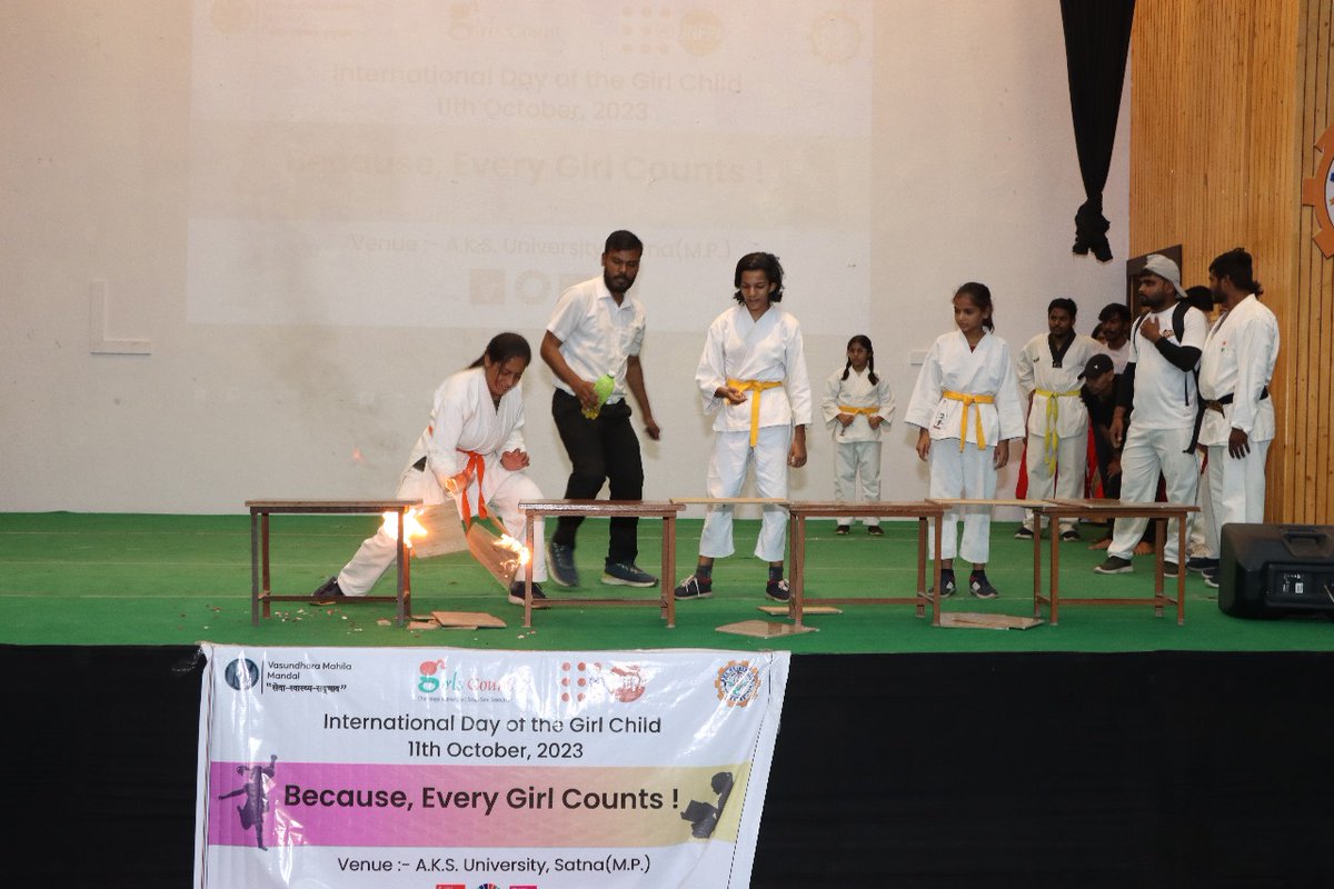 Girls_Count's tweet photo. Over 700 students from 11 colleges of Satna, Madhya Pradesh participated in an event organized to commemorate the International Day of the Girl Child. The event was organized by Vasundhra Mahila Mandal in collaboration with Girls Count. It was supported by UNFPA. https://t.co/YBBK4Feo65