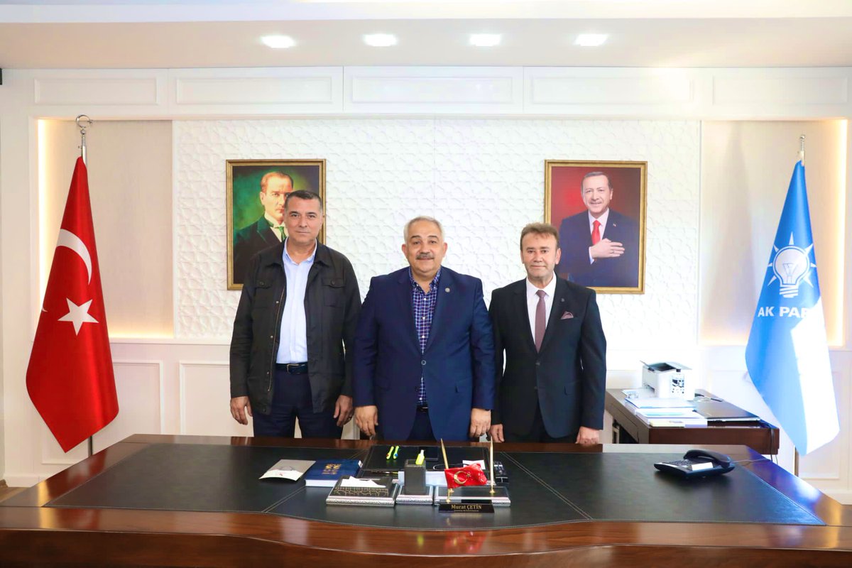 Gaziantep Büyükşehir Belediyesi Başkan danışmanı Sayın Ünal Uslu ve Sayın  Ercan Karakoyunlu, şahsımı ve İl Yönetimimizi ziyaret ederek, hayırlı olsun temennilerinde bulundu.
Nazik ziyaretleri için teşekkürlerimi sunuyorum.
<a href="/uslu2727/">Ünal Uslu</a> 
<a href="/ErcanKarakoyu12/">Ercan Karakoyunlu</a>
<a href="/AKPartiG_Antep/">AK Parti Gaziantep</a>