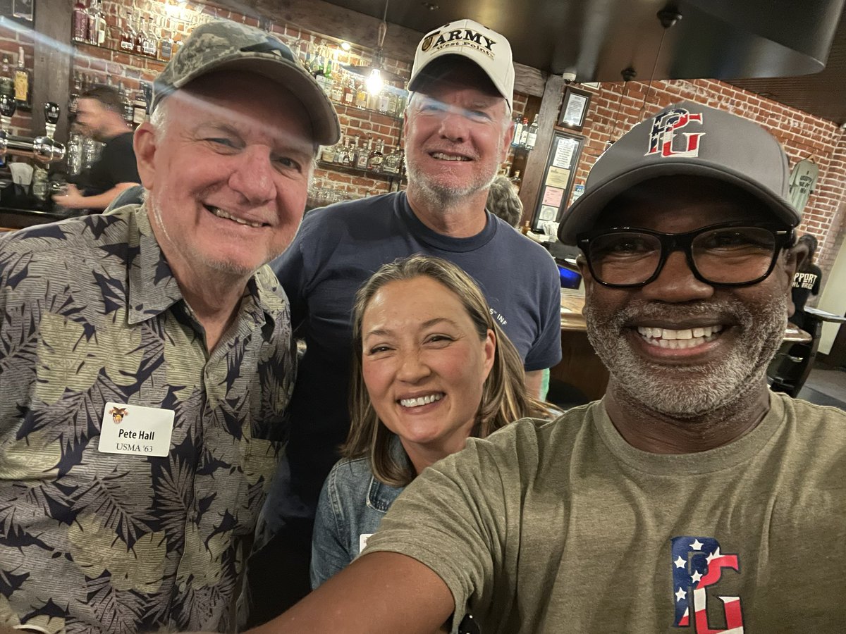 WPSNorthernCA's tweet photo. Great times at last month’s All-Academy Happy Hour!! It was held at @themonkscellar and had attendees from all 3 Service Academies in attendance.

Pictured are West Pointers Pete Hall ‘63, Greg Muilenburg ‘81, Soo Lee Davis ‘93, and Tony Gates ‘81.

#WPSONC #WPAOG #GripHands https://t.co/5QVkmNjqfs