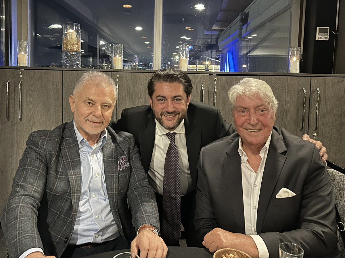 BAU Akademik Yıl Açılışımızda Canım Abilerim Ümit Tokcan ve Osman Öztürk ile birlikteyiz <a href="/dumandu/">Ümit Tokcan</a> <a href="/OsmanOzturk28/">Osman Öztürk</a>