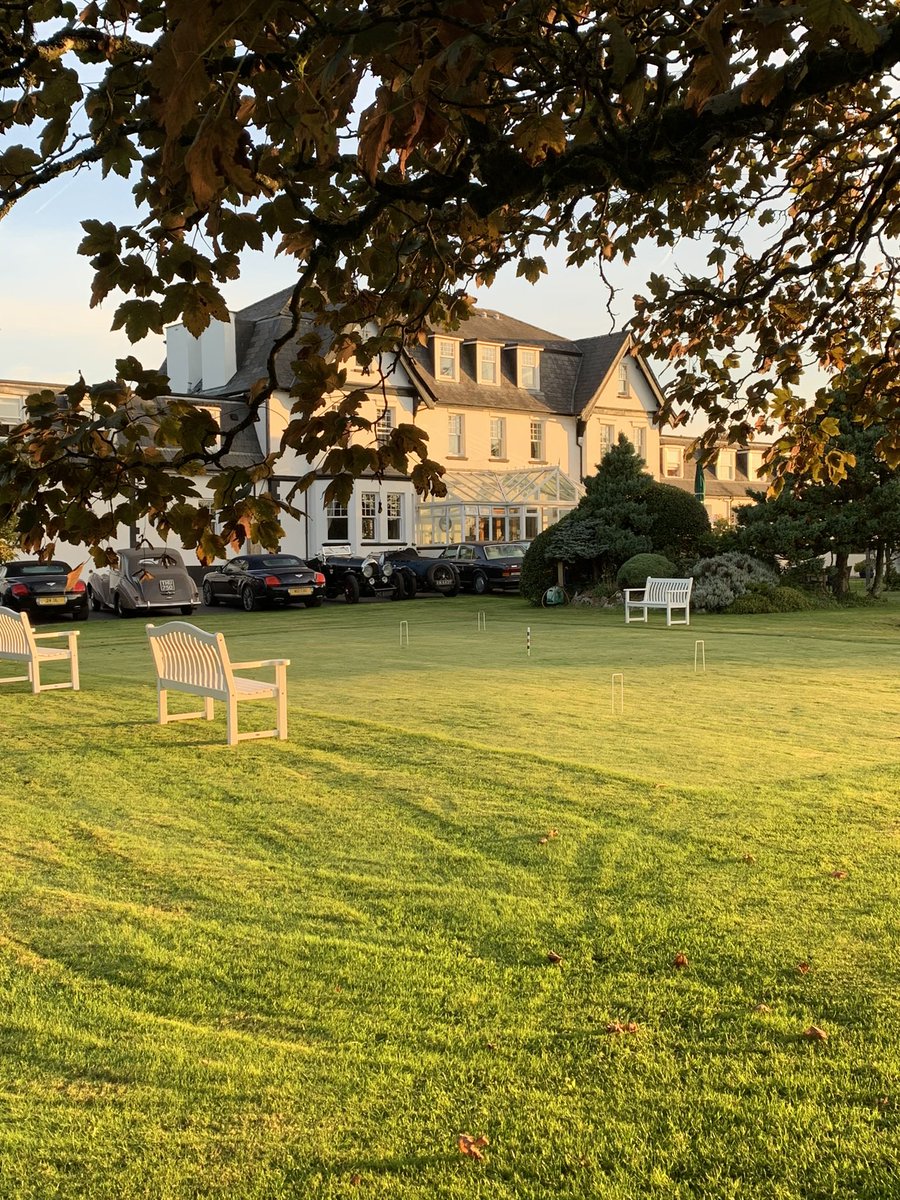 IlsingtonHotel's tweet photo. Some wonderful weather was enjoyed by the Bentley Owners Club who stayed with us for a long weekend. A wonderful line up of over 20 cars spanning one hundred years of British engineering. #bentleyownersclub #dartmoor #devonhotel https://t.co/BYFogqko06