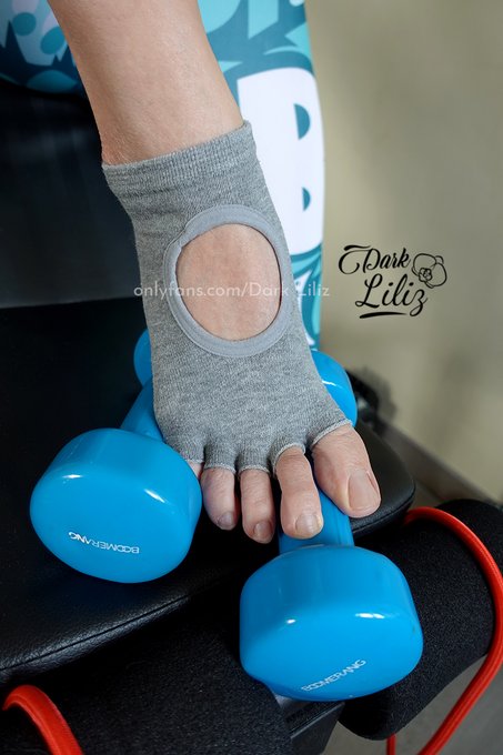 Do you want to train with me?🖤  📷https://t.co/BA861Da1eG #Pokemon #feet #toes #toeslovers #toesummer<a href="/tag/feet"class="tags"><span>#feet</span></a><a href="/tag/pokemon"class="tags"><span>#pokemon</span></a><a href="/tag/toes"class="tags"><span>#toes</span></a><a href="/tag/toeslovers"class="tags"><span>#toeslovers</span></a><a href="/tag/barbiemovie"class="tags"><span>#barbiemovie</span></a>