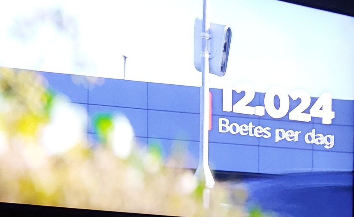 Grumpy19570920's tweet photo. miljoenen naar de staatskas maar wees gerust het is voor uw veiligheid 🤪🤪 #vtmnieuws #zakkenvullers #deafspraak #terzaketv #trajectcontrole #flitspalen https://t.co/9GO8DrJMuj