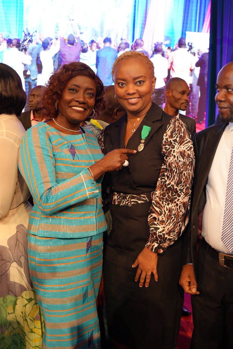 edithbrou's tweet photo. J'ai été élevée aujourd'hui au rang de Chevalier de l'Ordre du Mérite de L' Éducation Nationale de Côte d'Ivoire 🇨🇮

Merci à la Ministre de l'Éducation Nationale, Mme Mariatou Koné et à mon cher pays pour cette marque de reconnaissance 🙏🏾🧡🤍💚 https://t.co/sUC5UuATpZ