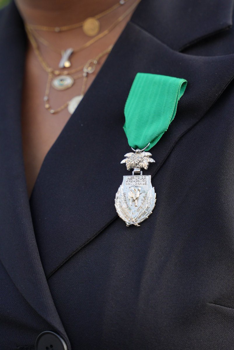 edithbrou's tweet photo. J'ai été élevée aujourd'hui au rang de Chevalier de l'Ordre du Mérite de L' Éducation Nationale de Côte d'Ivoire 🇨🇮

Merci à la Ministre de l'Éducation Nationale, Mme Mariatou Koné et à mon cher pays pour cette marque de reconnaissance 🙏🏾🧡🤍💚 https://t.co/sUC5UuATpZ
