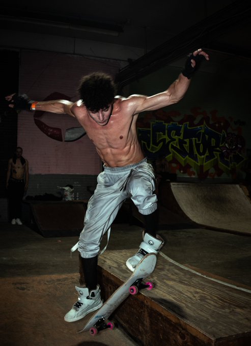 sk8r boy ;) don't you want to bury your face in my sweaty abs? if you buy me a new skateboard i'll sit<a href="/tag/sex"class="tags"><span>#sex</span></a><a href="/tag/bigdick"class="tags"><span>#bigdick</span></a>