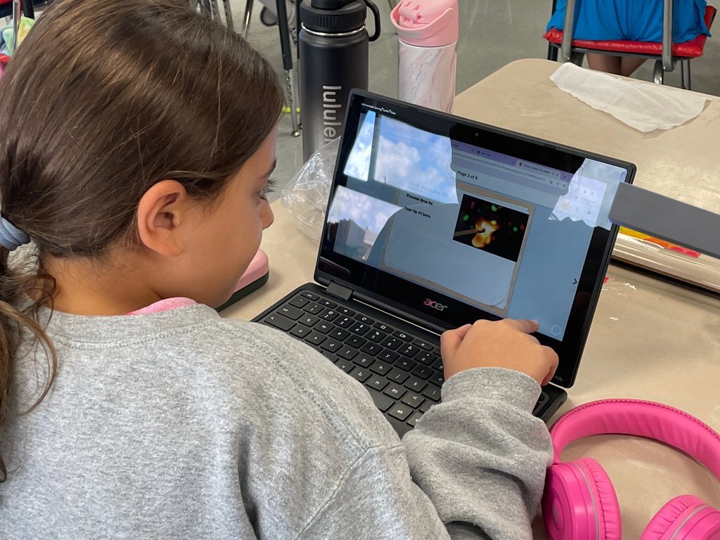 JEmberley4's tweet photo. Mrs. Gonzalez’s class reviewed what they know about fire safety using @BookCreatorApp. @MassapequaTLC @MFerraroMKE https://t.co/POhYfEHcht