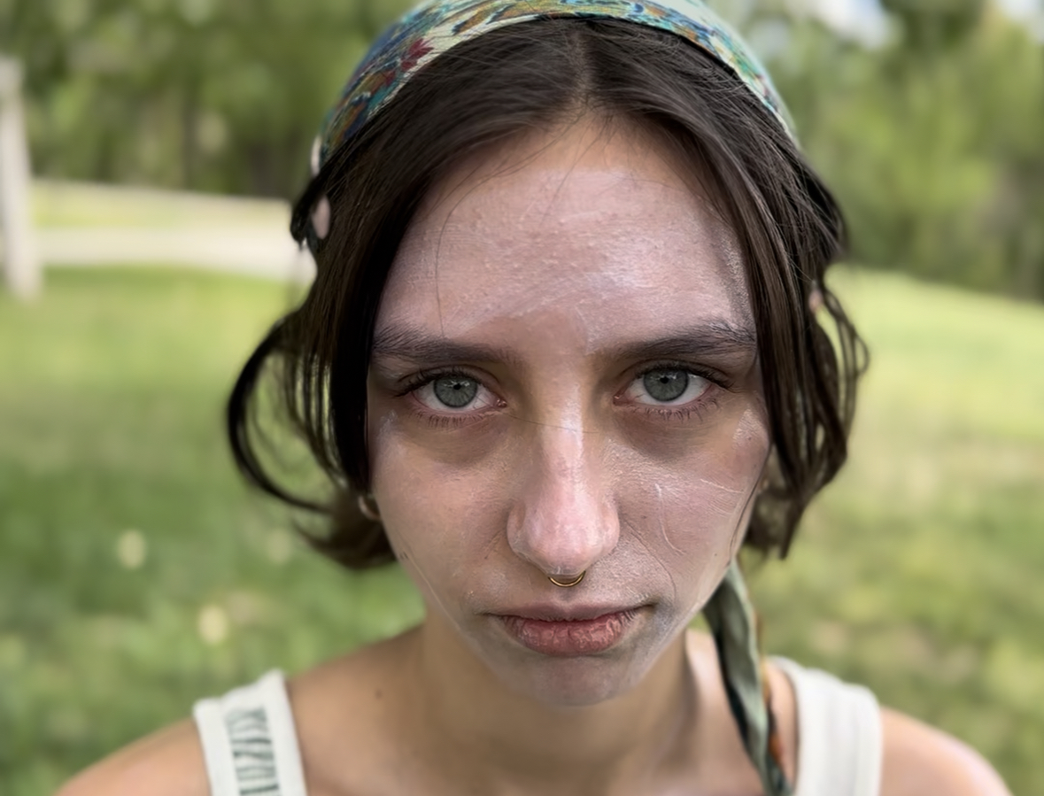 BeeWildOutside's tweet photo. Using #sunscreen is not easy

We created a solution

 🐝 Bee Wild Outside refillable sunscreen 🚀🚀🚀 Live on #Kickstarter 

https://t.co/UT98czVU8U 
#projectswelove #startup #refill #spf #mineralsunscreen https://t.co/HU7tZNBfvo