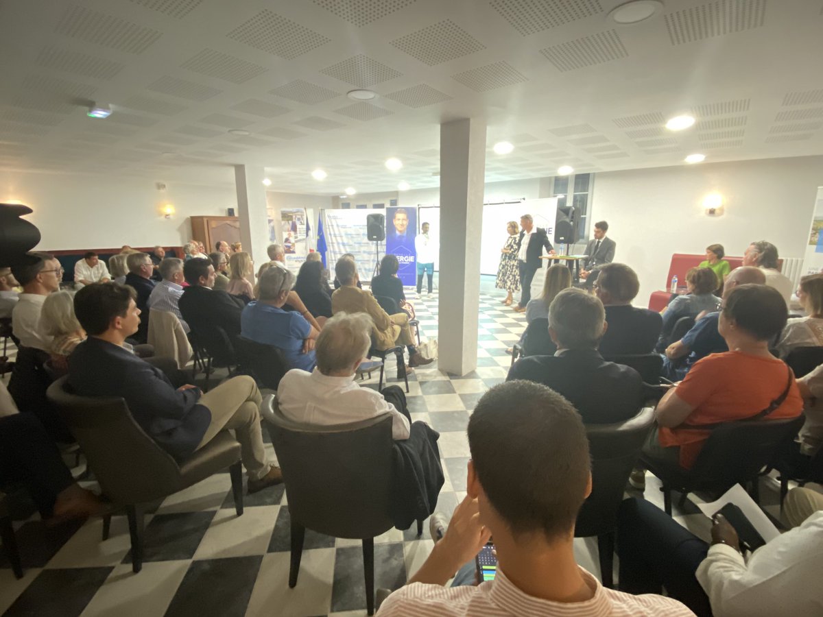 yvesdamecourt's tweet photo. Lancement de @Nouv_Energie #Gironde ce soir à #Preignac ! https://t.co/ck0TruBitu