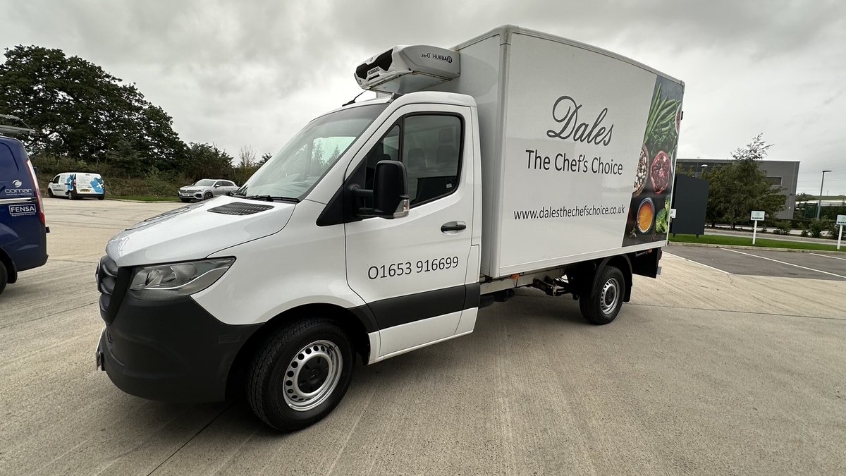 JSGraphixx's tweet image. The long hours do make it worthwhile 👌 Here is @dalesthechefschoice #boxvan with a #fresh #partwrap ✅💯🇬🇧👌💪