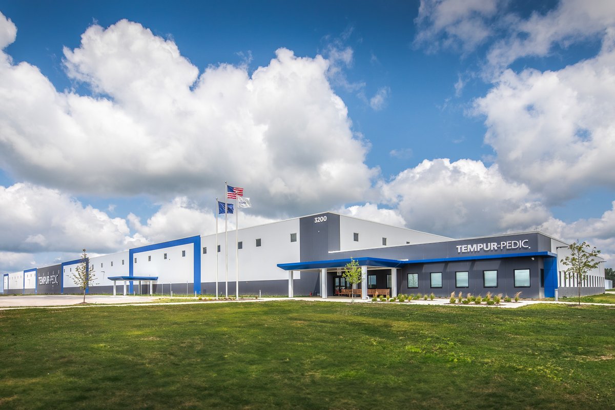 ShielSextonCo's tweet photo. Tempur Sealy's new manufacturing facility in Crawfordsville, IN is officially open! This massive industrial complex covers over 750,000 SF and will create 300 jobs in Montgomery County.

#Proud2BSSC #ExpectMore #ManufacturingConstruction #IndianapolisConstruction https://t.co/mRO5NxPPDe