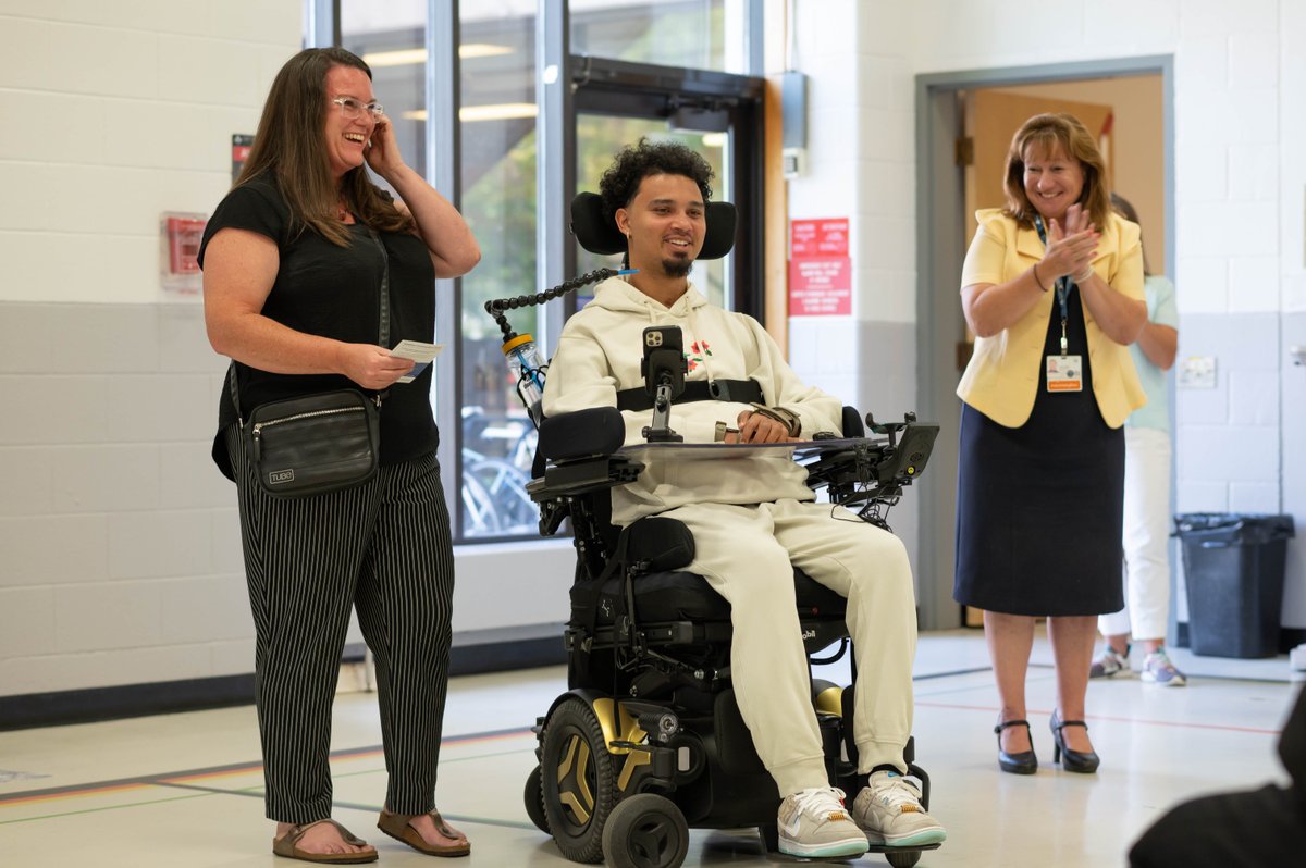OttawaHospital's tweet photo. Generosity changes lives! After learning about Stephane Okenge, a teen who was paralyzed after a car crash, Nav and Mona Aggarwal donated a #RT300 FES bike to our Rehab Centre to help patients like Stephane recover. Meet him in this @ctvottawa story: https://t.co/0m8L73UbKa https://t.co/pAigc92w9d