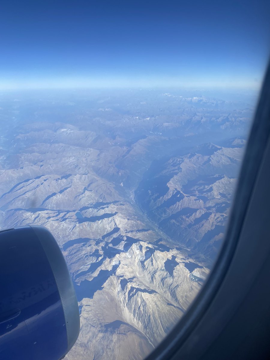karen_flynn's tweet photo. Safer in the fckin air #italiandrivers 😂 https://t.co/ztGMdrFbMw