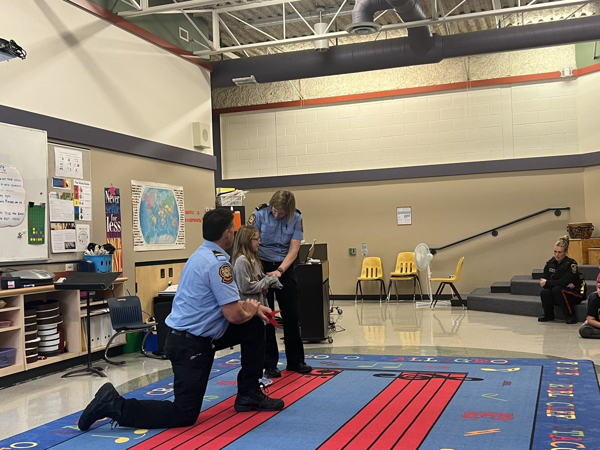 pe_RETSD's tweet photo. A huge thank you to our unsung heroes from the WFPS for teaching us about the importance of fire safety in our homes and in our community. We all have the power to make a positive difference by being safe with our actions. @cityofwinnipeg @RETSDschools https://t.co/eeZN87uAWH