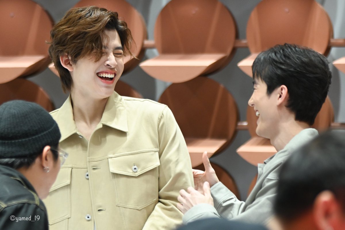 jchanter31's tweet photo. Love the dynamic between Force and Pond, they are so cute and funny 😆🥰
#Camperfailwinter2023
#ppnaravit #fforce_
#ForcePond #PondForce https://t.co/iqEfpZbyCt