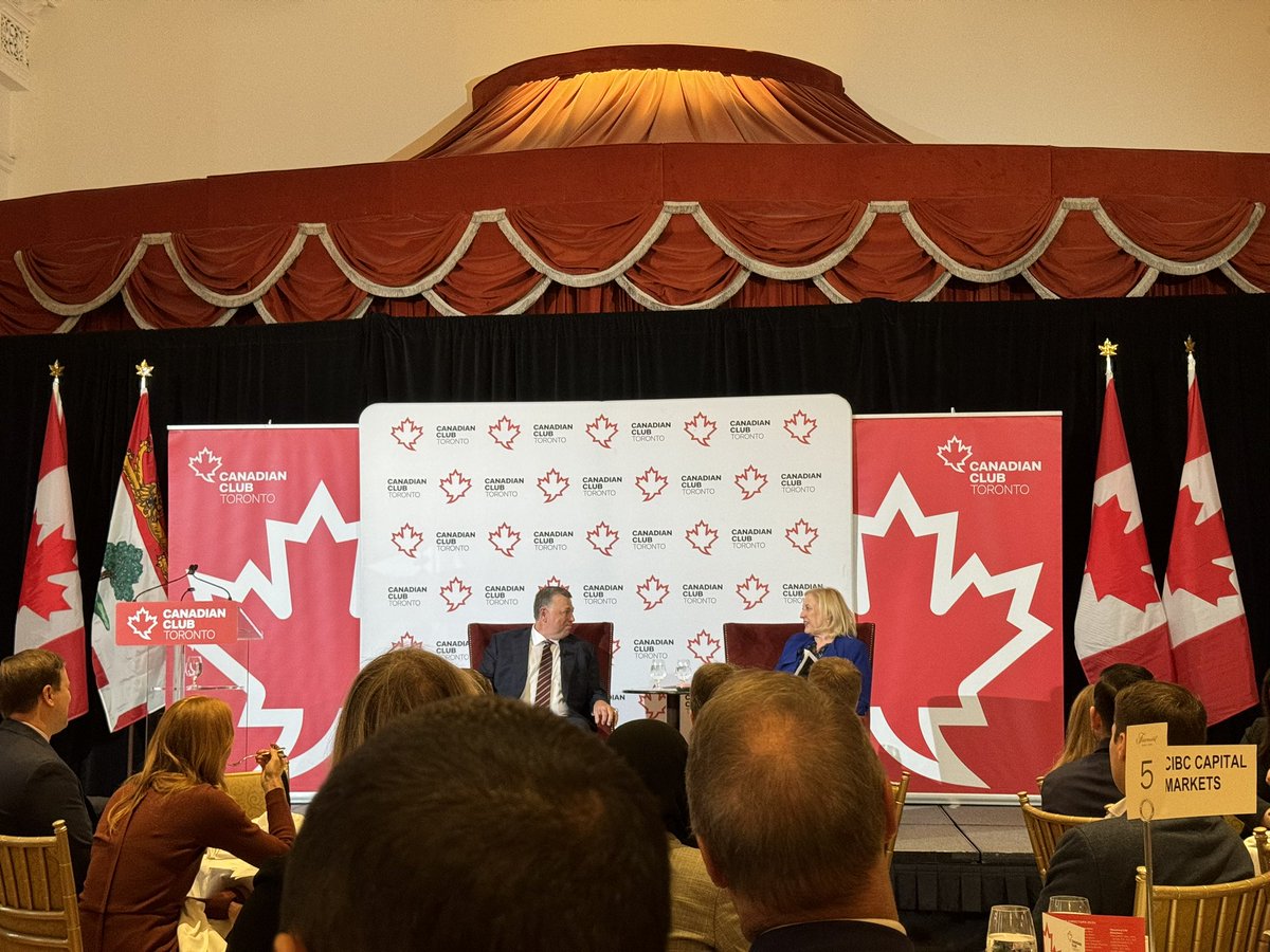 Sophie Helpard tweet media