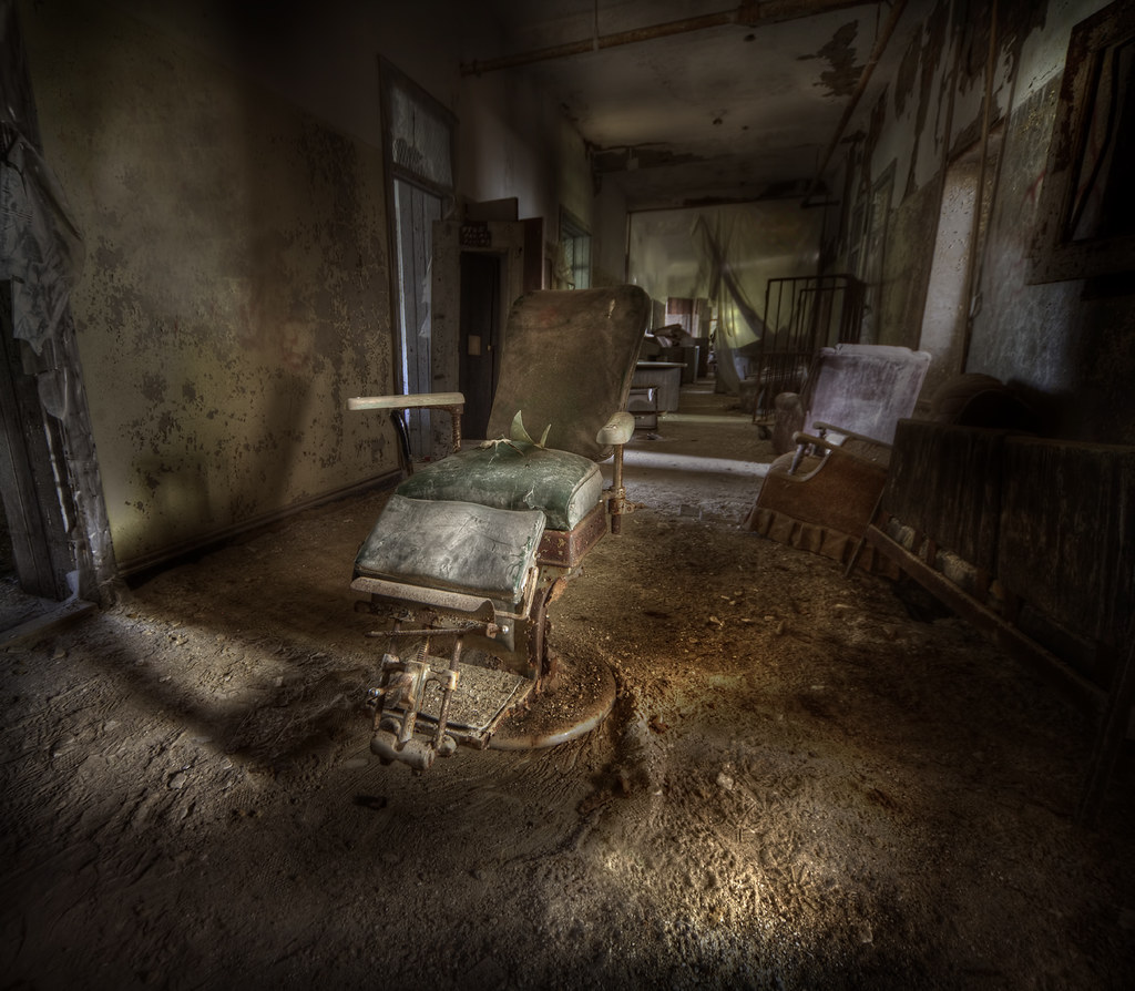 VHSRevival's tweet image. I finally plan to revisit the absolutely terrifying #Session9 this #Halloween

I slept on this brilliant psychological #horror for years &amp;amp; it's taken me a few more to pluck up the courage to go again

If you haven't seen it, add it to your #Halloween2023 list

Messed me up