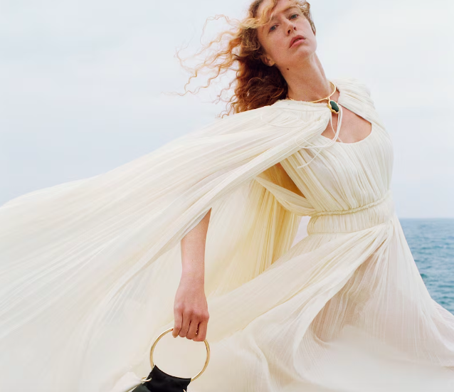 modesens's tweet photo. Spirited Away  ✨ Discover FW23 at Chloé. Indulge in otherworldly silhouettes conjured through goddess drapery, delicate pleats and intricate gathers. 

Shop Now: https://t.co/rtIDGQ2VUa 
#ModeSens #Chloé
Photo Credit: Chloé https://t.co/hNkfdFZDI2