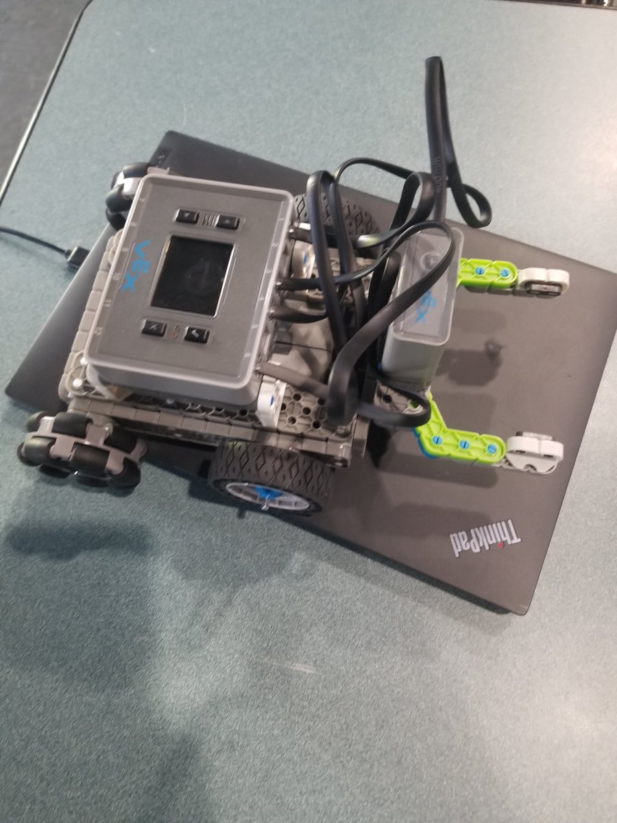 teacher_grant's tweet photo. @teacher_grant exploring autonomous vehicles powering space exploration through coding.  Students used trial and error to succeed @SWCPublicSchool @PeelSchools @k2iacademy @DonGallimore @mrsdesai_smiles @ https://t.co/4wPYkRPx45