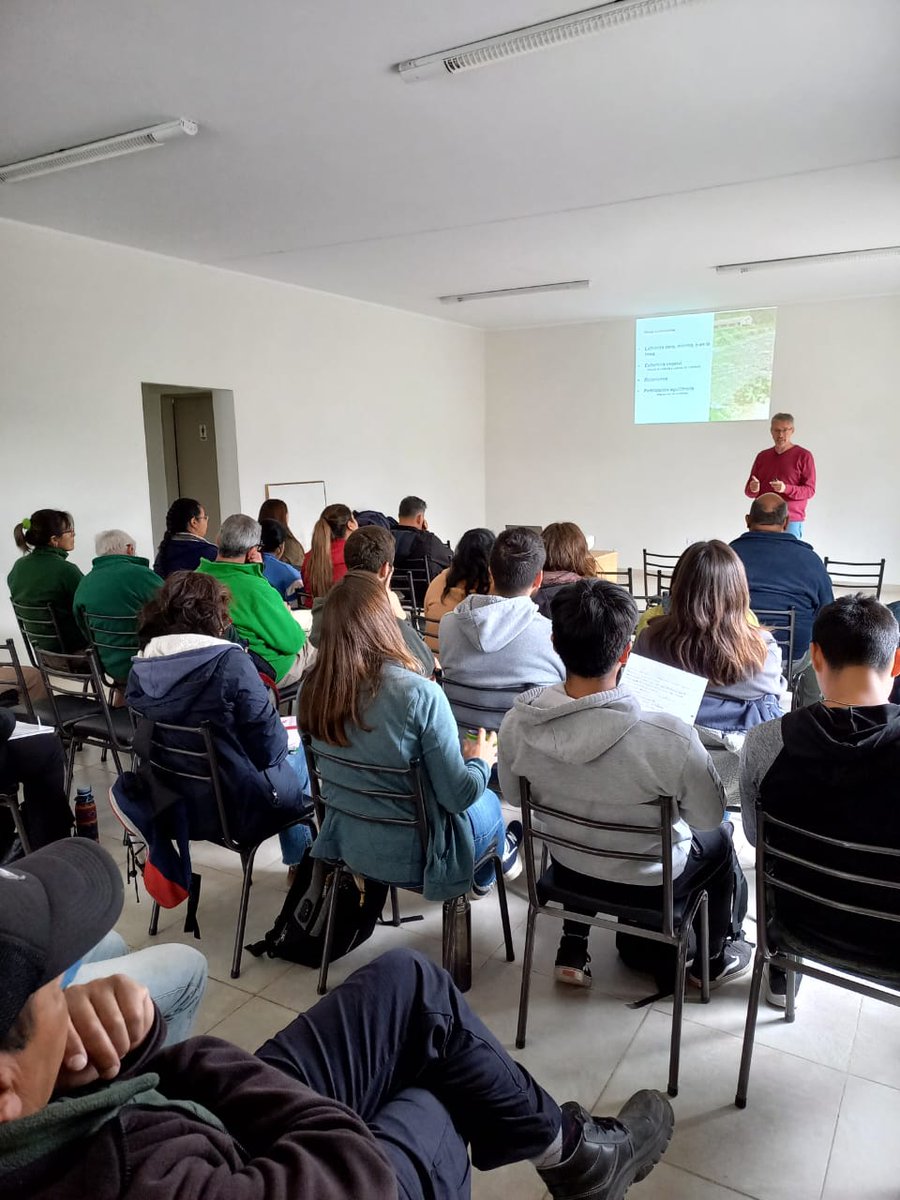 damicojp33's tweet photo. Dinamica de siembra directa sobre cobertura cebada, y charla en INTA La Consulta,
Mendoza. #CuyoNoTillTour #AgriculturaRegenerativa #LabranzaCero #Horticultura #Carbono https://t.co/tkh1TUFOgi