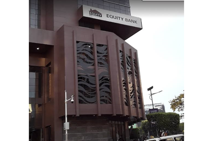 gratkan's tweet photo. I stand with Equity Bank, Fraud and Fraudsters know no bank nor system👌we have hustled together for 12 years, you kept my ka hard earned money intact, charged zero cost on savings, zero account maintenance fees, we shared money,we are still together #caringPartner👌 https://t.co/hhSUftrMvn