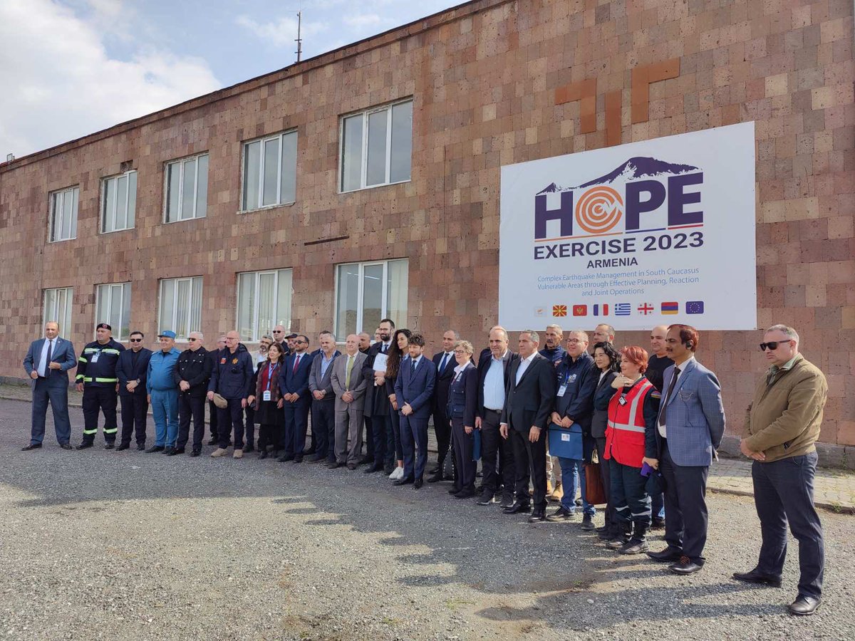 GeorgeBoustras's tweet photo. Grateful to my amazing colleagues at @CoE_CERIDES for completing yet another Large Scale Exercise, this time in 🇦🇲. Proud of our @CivilDefenceCy for their active participation. Very happy that 🇨🇾 has been promoting disaster diplomacy and #RegionalCollaboration in #CivPro 💪🇪🇺🇨🇾 https://t.co/8GZrNCTkKl