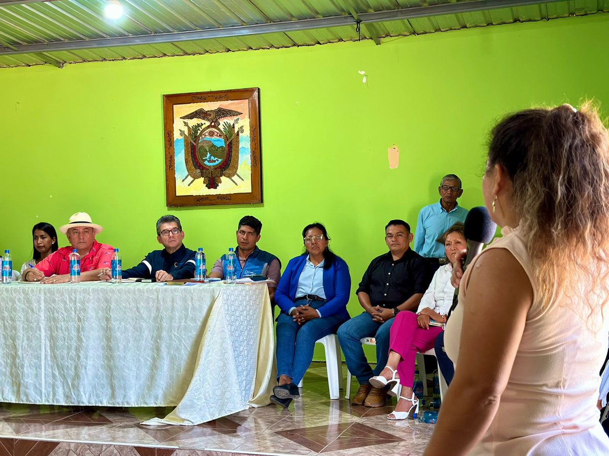 #EnAcción 🏘️💡

El Gerente Gral. <a href="/mgsmarcelosuare/">Marcelo Suárez Barcia, Mgs</a>, y el Administrador de Santa Elena, <a href="/eholguinscd/">erik holguin</a>, dialogan con los ciudadanos de Posorja, Puná, Progreso, El Morro y Tenguel. Juntos, trazan una hoja de ruta en busca de soluciones eléctricas para el bienestar de la comunidad.