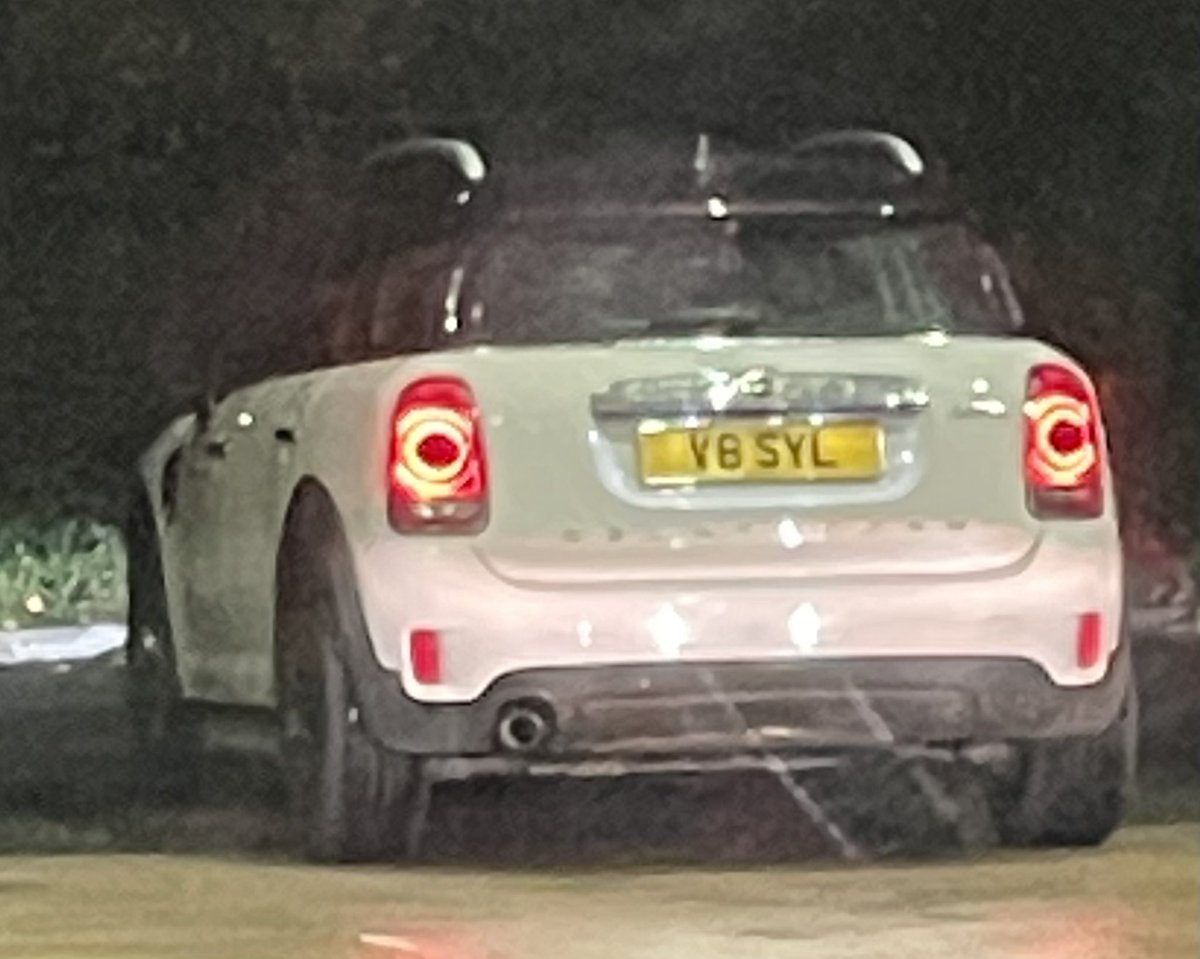 UkBad's tweet image. Arsehole driver. Beeps horn at you when you’re in a queue with no where to go.

#BadDriver #BadDriving