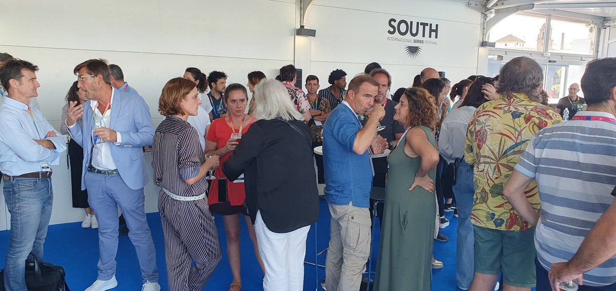 SgaeAudiovisual's tweet image. Hacer conexiones profesionales 🤝, iniciar debates que afectan al trabajo de guionistas y directores 🎥, y propiciar encuentros entre creadores, productores y otros agentes del sector 🗣️. Todo eso nos llevamos de esta jornada del #southseries. ¡Echa un vistazo!
#sgaeescultura