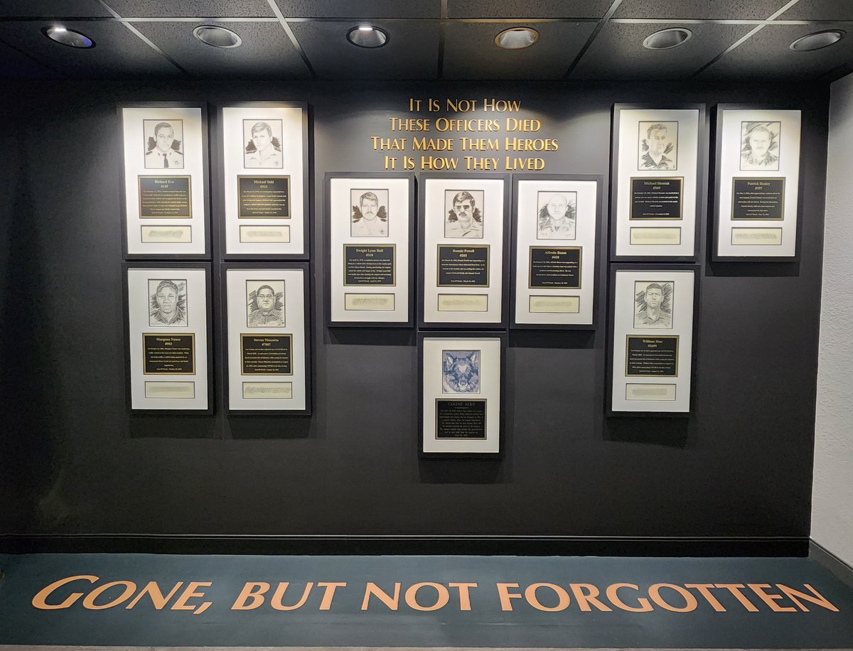 KaroleWithaK's tweet image. .@SheriffLeeFL had a great behind the scenes tour today, Sheriff Marceno graciously spent over an hour with our group #grateful #SWFLStrong #DontStopBelievin