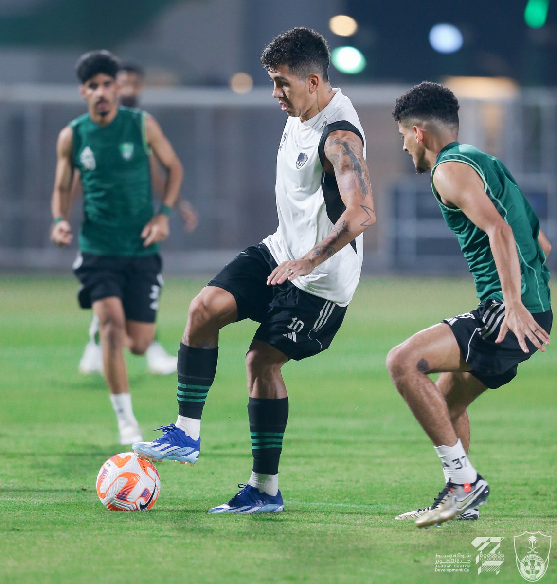 ALAHLI_FC's tweet photo. 📸 مناورة وتدريبات بدنية في مراننا اليوم 💚⚽️ https://t.co/8MO08uGXLN
