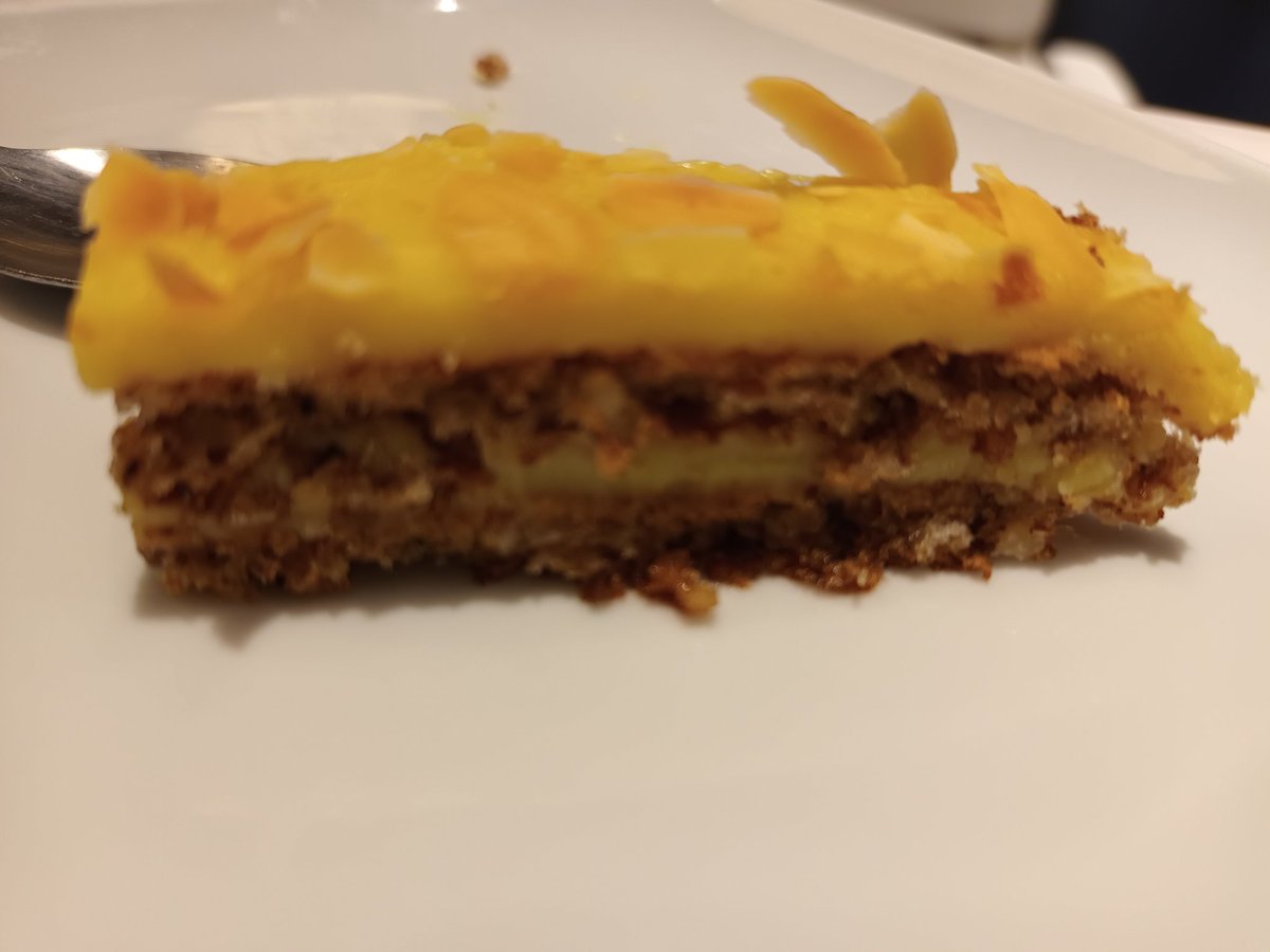 kristallnaach's tweet photo. 😘 Gratis ☕ #Kaffee bei #IKEA 🦌
Und noch ein paar kleine Leckerli..
#Köttbullar #Lingonsylt #Kladdkaka
💙💛 ..mhhh...♥.. und ihr so ? 🇸🇪 https://t.co/6t3QB9skM5