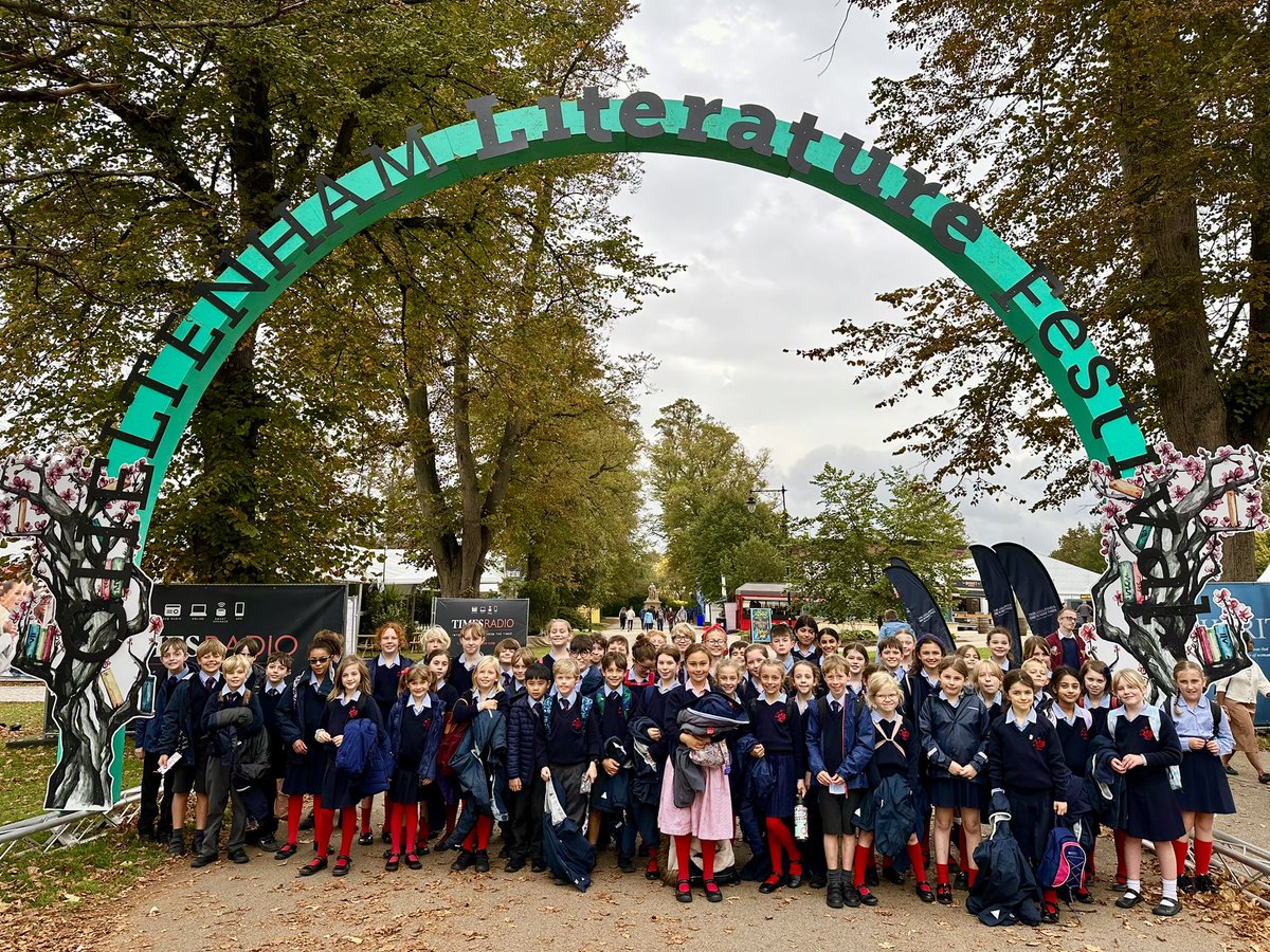 Rendcombjuniors's tweet photo. Y4-6 pupils @RendcombCollege had a fantastic trip to the @CheltLitFest today @cheltfestivals  to see @philearle &amp;  #LesleyParr. https://t.co/Vzz3QTotxd