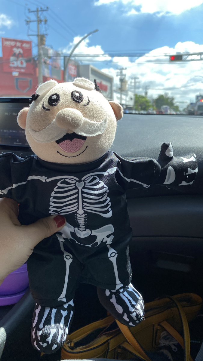 kenialcaso's tweet photo. Gerard should have this Dr. Simi 😭 https://t.co/Jmu6ndP5c4