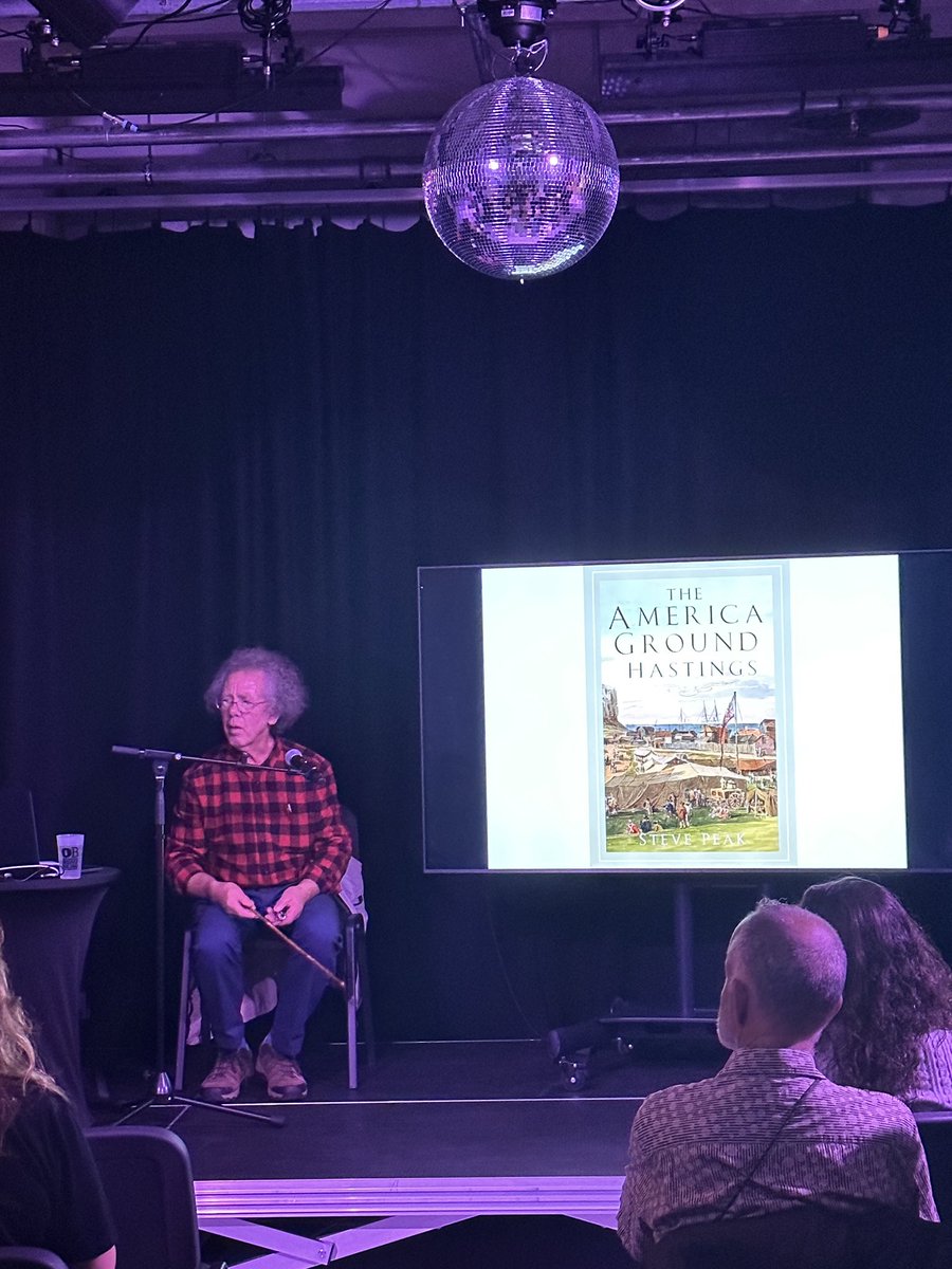 Steve Peak is just about to start his #americaground talk here at @hastings_ob #hastings #hastingseastsussex #historytalks #historian #observerbuilding #americagroundhastings #stevepeakhistorian #stevepeak