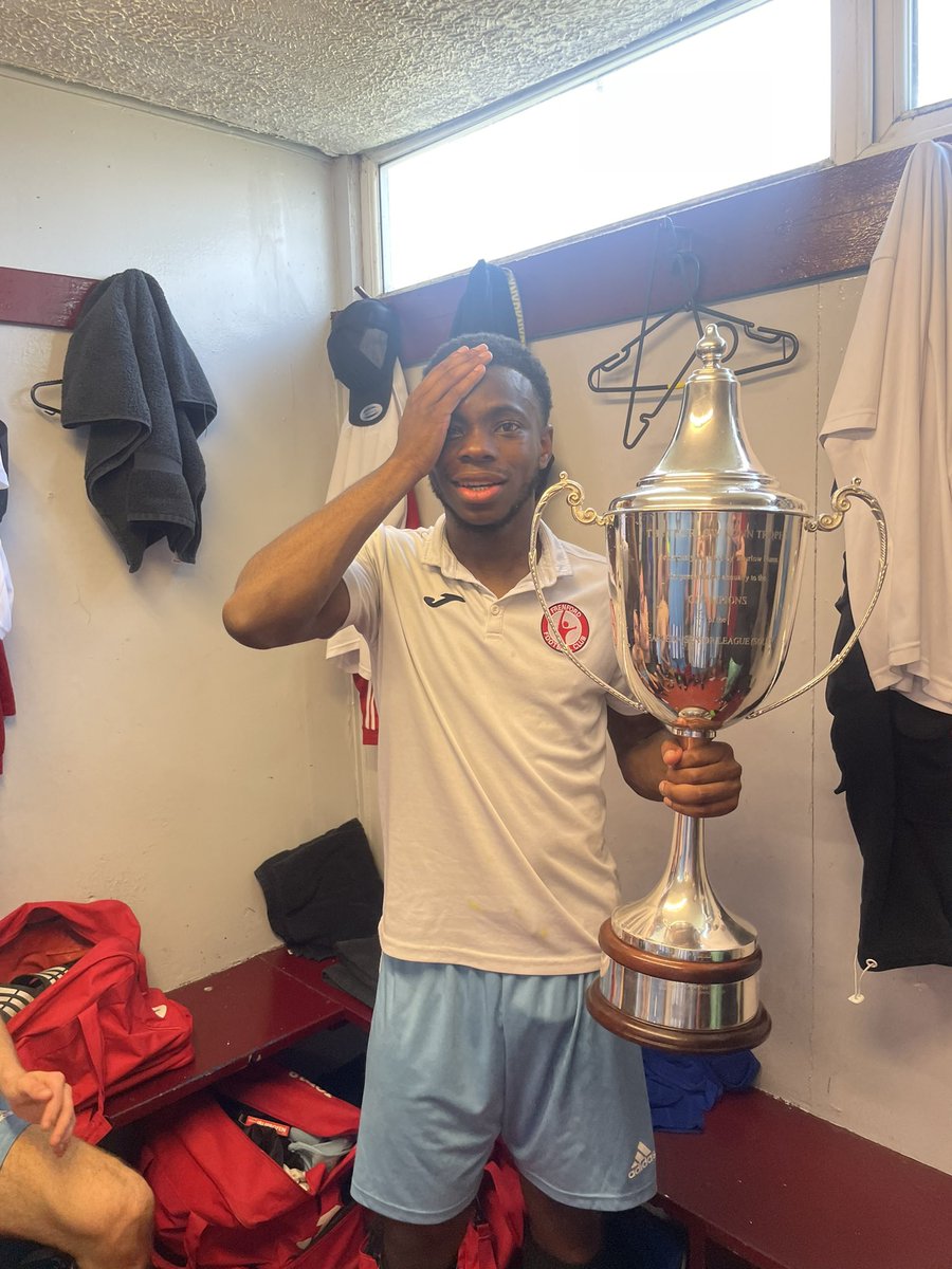 1Razza's tweet photo. My time at @Frenfordfc has come to an end 😮‍💨

From being given the chance to play first team football for the first time to then winning the league is something i’ll never forget 🫶🏾 

To the management and the boys = thank you for your support and guidance over the years ❤️ https://t.co/tXnP3asd6F