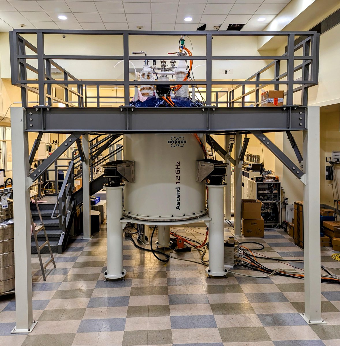 The newest NMR at @OhioState !!! In less than a month, it has been set up. It will soon be energized! And then, we can declare that, 'It is alive!' @OhioStateCBE