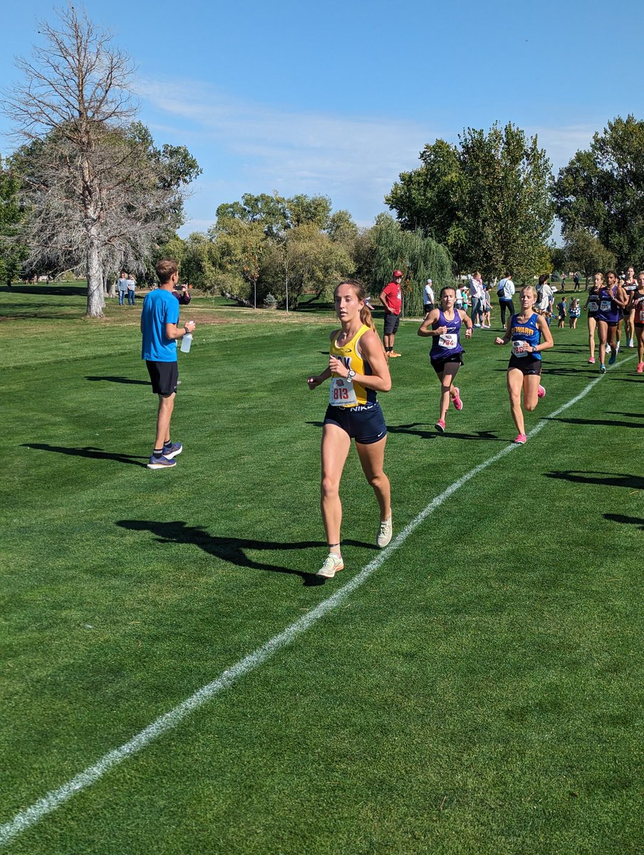 YorkDukesAD's tweet photo. It was a great day for the Girls XC team at Districts! The following girls finished in the Top 15 and qualified for the Class B State Meet: Kassidy Stuckey (1st), Annah Perdue (2nd), Naomi Renner (5th), Emma Snider (9th), and Emory Conrad (11th). @YorkDukeXC #yorkdukes https://t.co/PSF5ubWOcD