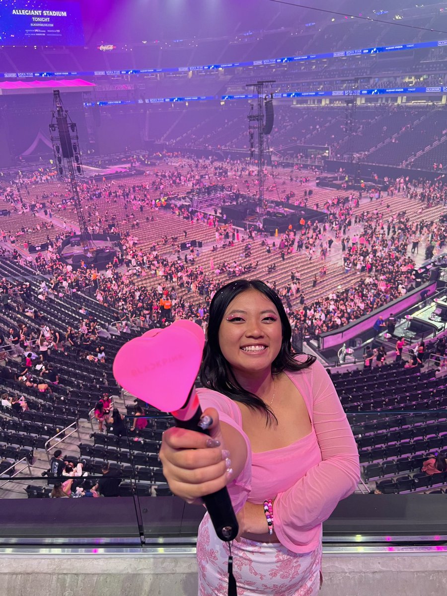angeldaedo's tweet photo. my concert updates:
- txt
- bp
- tate mcrae day 1
- tate mcrae day 2 (I SAW OLVIA RODRIGO)

eric nam (ft jamie miller ) &amp; the rose next!! https://t.co/uRg6jPp0BL