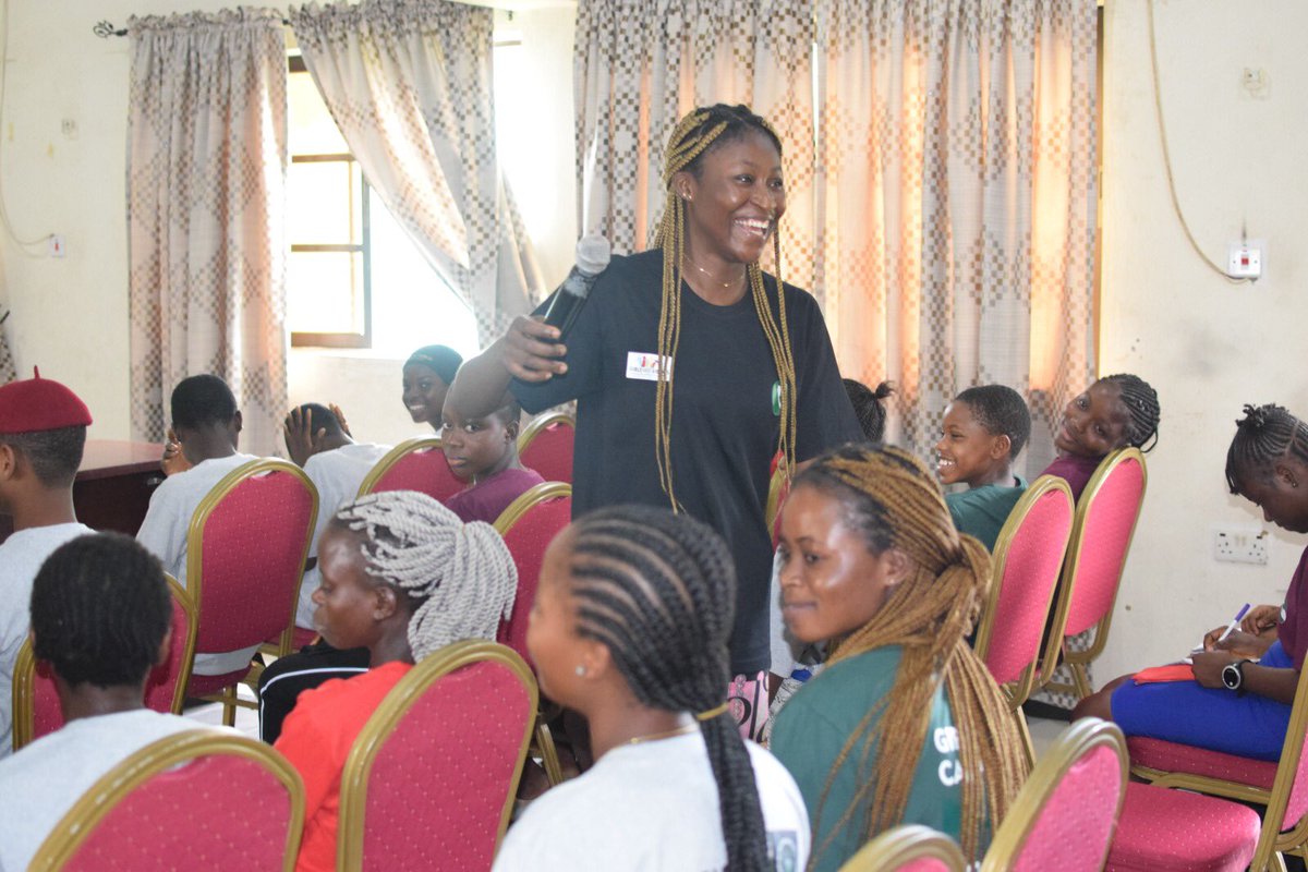 blessing_alims's tweet photo. Let Girls be Girls, NOT BRIDES 👰‍♀️

My enthusiasm for working with girls is fueled by the fact that it is a way for me to contribute to the future of our nation. 
 #InternationalDayOfTheGirl 
#InvestInGirlsRights 
#InternationalDayOfTheGirl2023 https://t.co/zbvtuMXCGe
