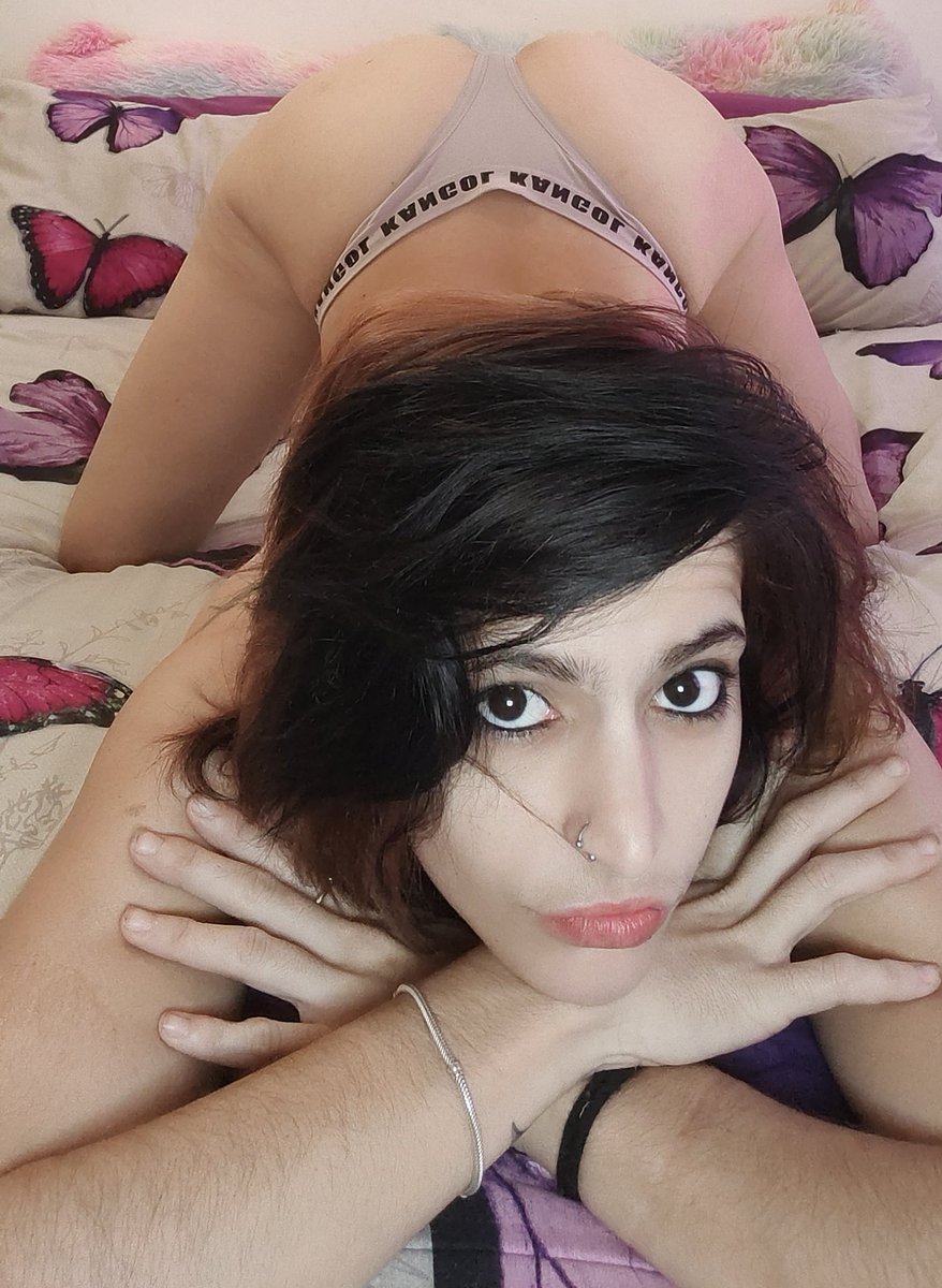 GreenPuffKitten's tweet photo. Night night fellow humans , 😘#FeelingSexy #Lingerie https://t.co/P5SeKL7576