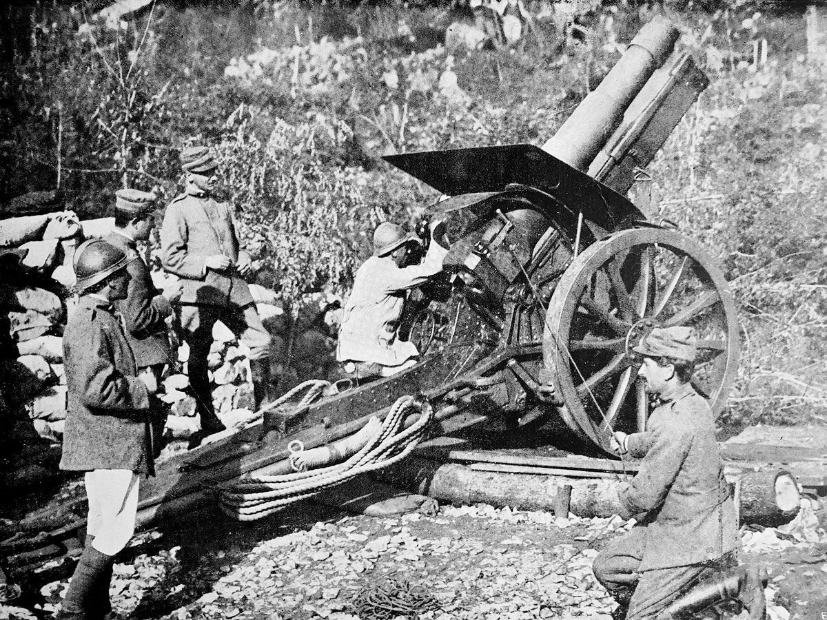 masaccio60's tweet image. Excellent LiDAR view of Italian WW1 gun pits on the eastern slope of the Vallone (Carso). There was a lot of fire-power there, but it’s hard to identify it on the ground now. They were dug after the 6th Izonzo and supported Italian attacks on Veliki hrib and Pečina. #Isonzo