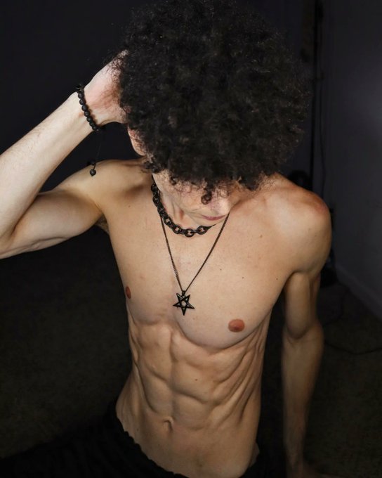 rt if you like my abs 🖤 #male #stripper https://t.co/prmJyH5mt0<a href="/tag/male"class="tags">#male</a><a href="/tag/stripper"class="tags">#stripper</a>