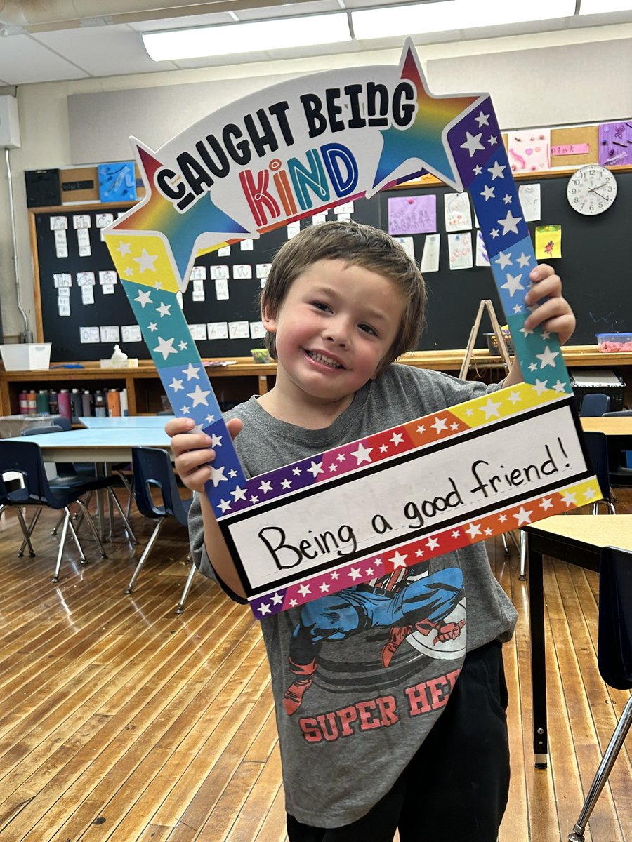 CabasClass's tweet image. Another great friend caught being kind! @QVPSVikings @danielle_g_ece