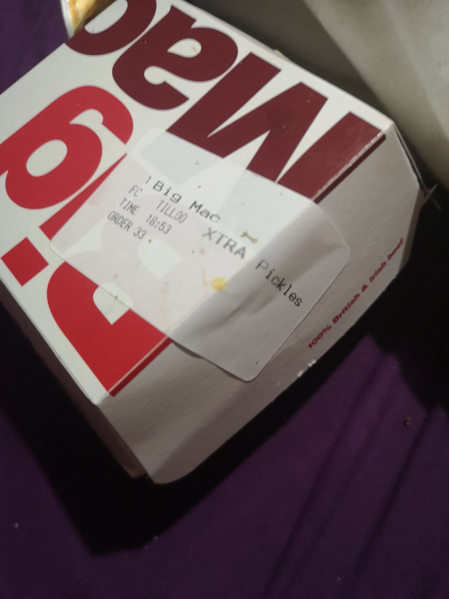 ashleah_'s tweet photo. @McDonaldsUK I ordered a big Mac from the oracle reading store today, I asked for extra pickles. For some reason although the box has a sticker that says extra pickles, there are nopickles in my burger at all https://t.co/YDKH4H01g2