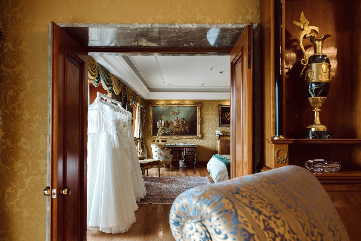 A glimpse of your forever after in the Eternal City. ✨💍💐🍰✨ 📸 // @marcellacistola 👗 // @antonellarossiatelier #WeddingWednesday #PetroniusSuite #ForeverAfterInRome